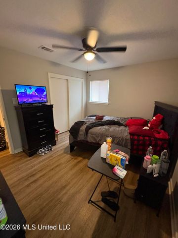 1747 Shady Lane Drive, Jackson, MS 39204