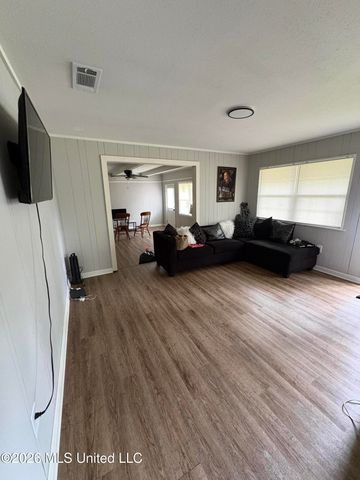 1747 Shady Lane Drive, Jackson, MS 39204