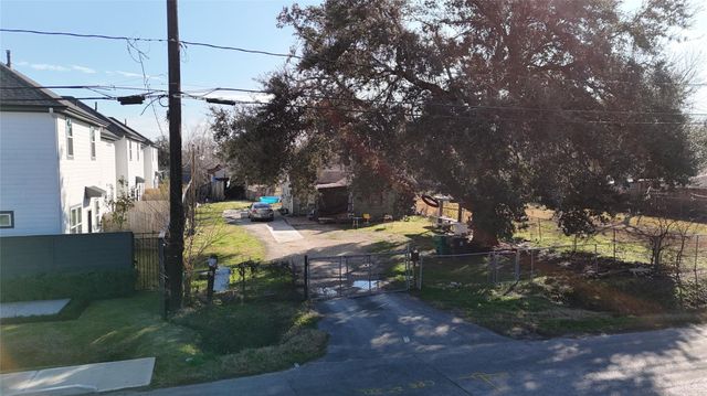 40 Dipping Lane, Houston, TX 77076