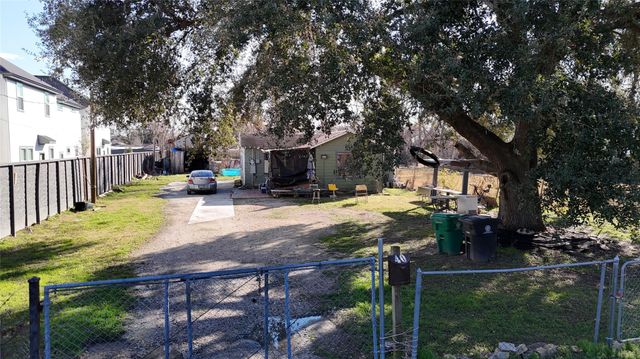 40 Dipping Lane, Houston, TX 77076