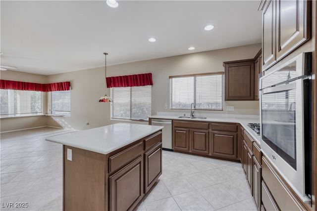 2585 Forest City Drive, Henderson, NV 89052