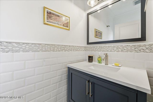 26 Ralph Street, Highlands, NJ 07732