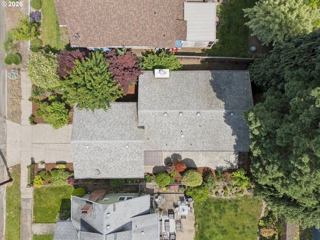 255 W BERKELEY St, Gladstone, OR 97027