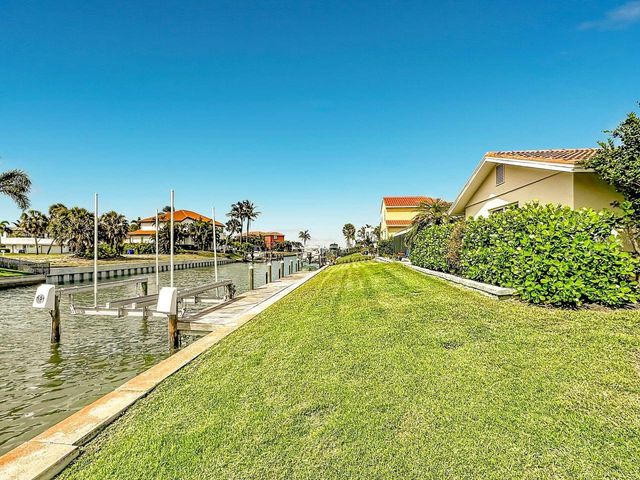 581 YARDARM LANE, Longboat Key, FL 34228