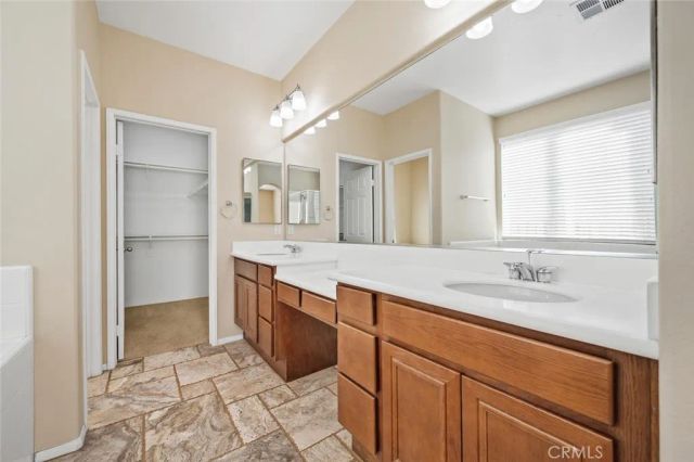 28365 Little Lake Court, Menifee, CA 92585