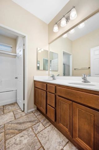 28365 Little Lake Court, Menifee, CA 92585