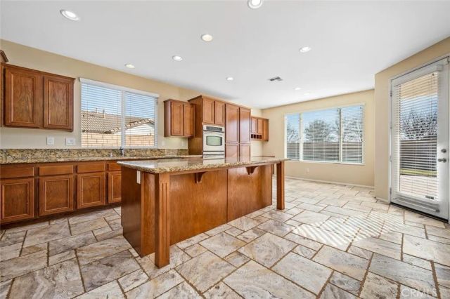 28365 Little Lake Court, Menifee, CA 92585