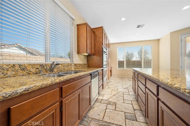 28365 Little Lake Court, Menifee, CA 92585