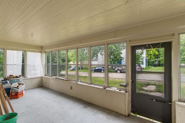 230 E Van Buren Street, Poynette, WI 53955