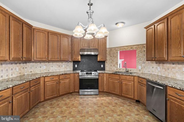 2481 YANCEYVILLE RD, Louisa, VA 23093