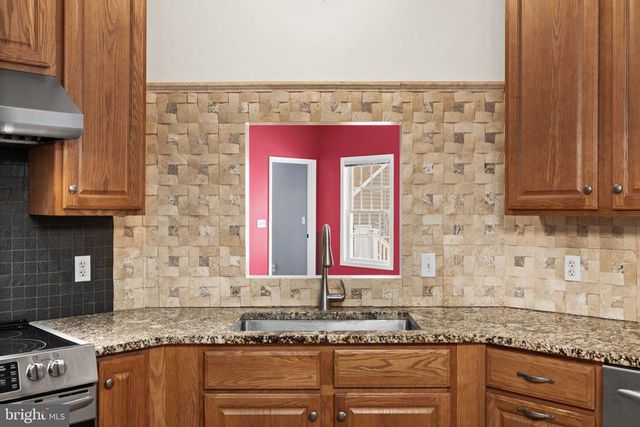 2481 YANCEYVILLE RD, Louisa, VA 23093