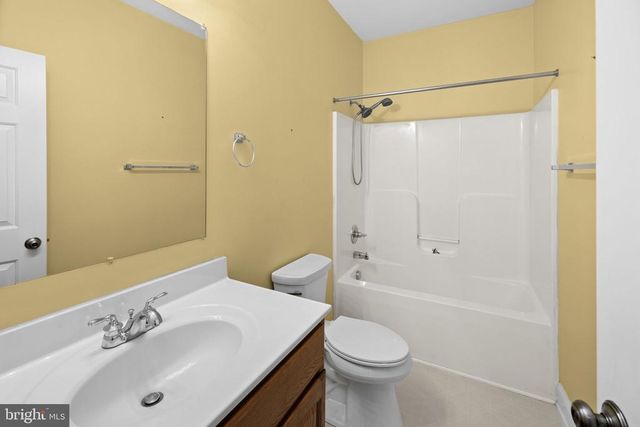 2481 YANCEYVILLE RD, Louisa, VA 23093