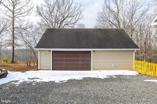 2481 YANCEYVILLE RD, Louisa, VA 23093