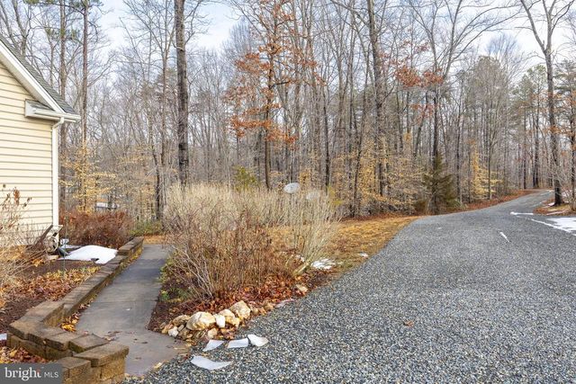 2481 YANCEYVILLE RD, Louisa, VA 23093