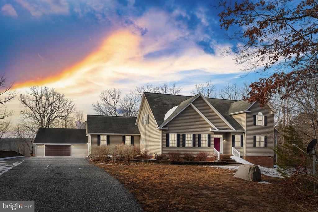 2481 YANCEYVILLE RD, Louisa, VA 23093