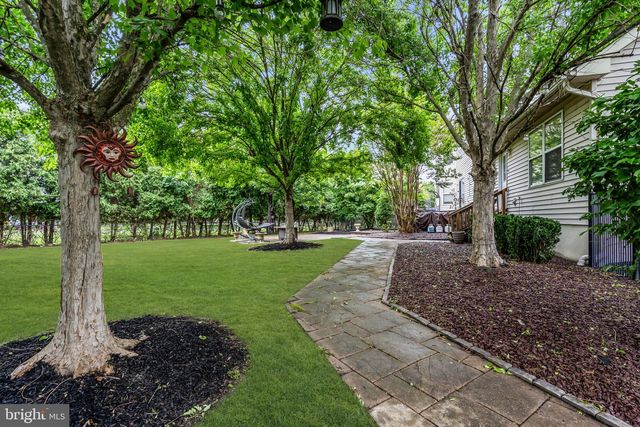 2 TANAGER LN, Robbinsville, NJ 08691