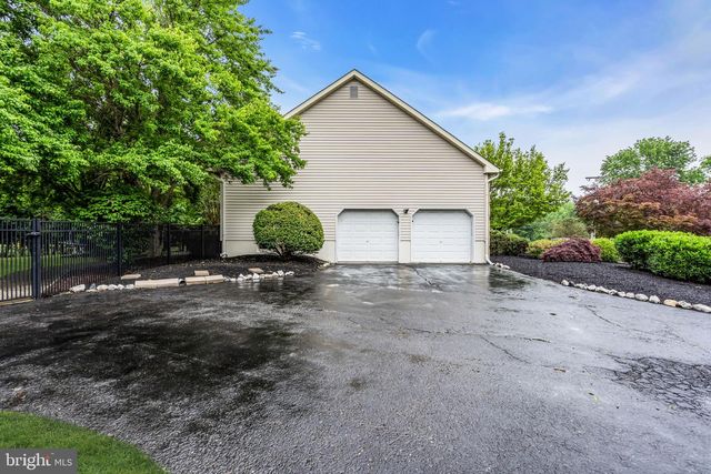 2 TANAGER LN, Robbinsville, NJ 08691