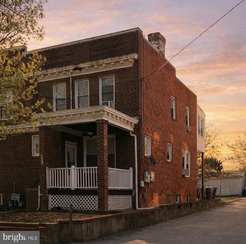 860 WHITTIER PL NW, Washington, DC 20012