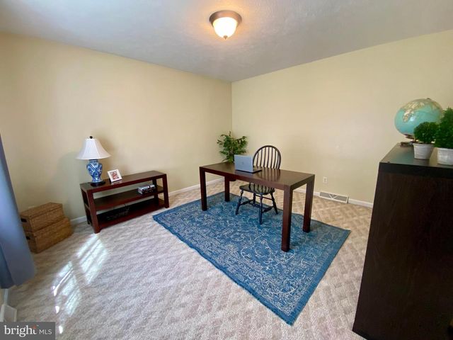 2377 RED FOX LN, Tyrone, PA 16686