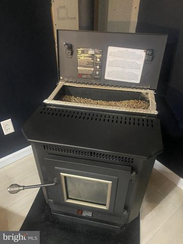 2377 RED FOX LN, Tyrone, PA 16686