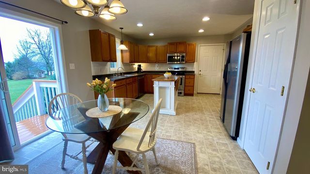 2377 RED FOX LN, Tyrone, PA 16686