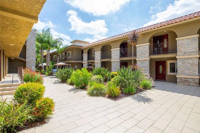 3220 Altura Avenue 217, Glendale, CA 91214