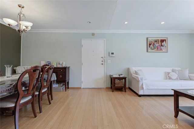 3220 Altura Avenue 217, Glendale, CA 91214