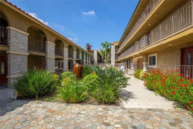 3220 Altura Avenue 217, Glendale, CA 91214