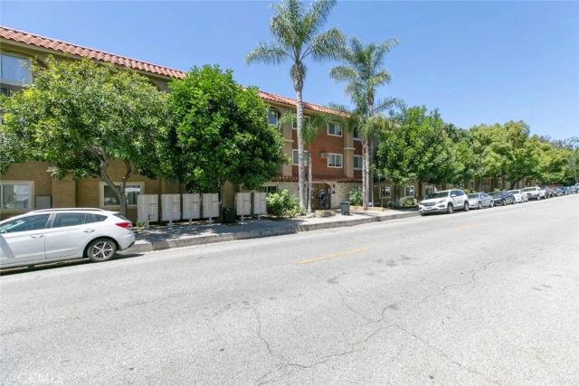 3220 Altura Avenue 217, Glendale, CA 91214