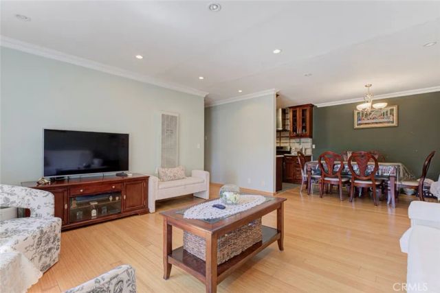 3220 Altura Avenue 217, Glendale, CA 91214