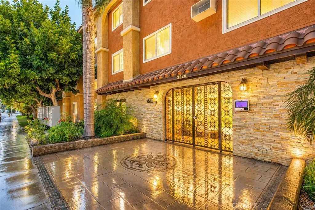 3220 Altura Avenue 217, Glendale, CA 91214