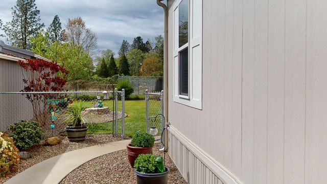 2423 SW Webster Road, Grants Pass, OR 97526