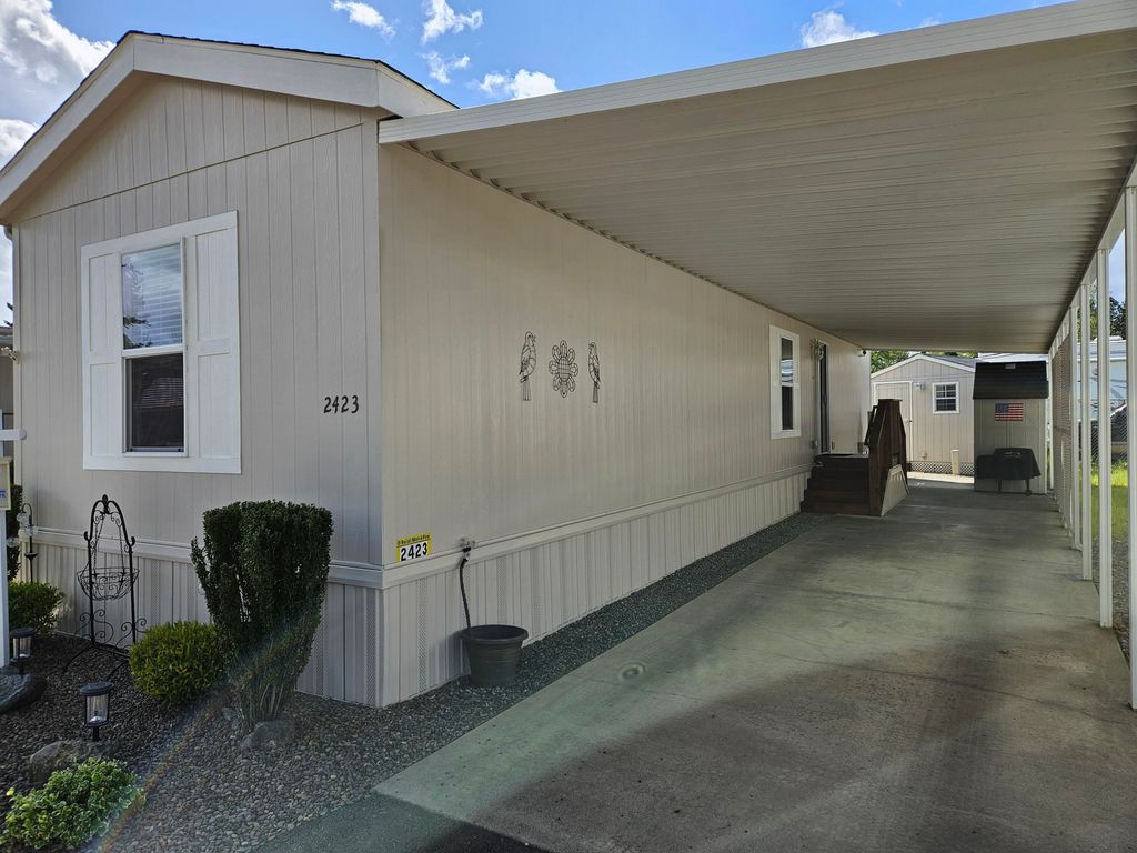 2423 SW Webster Road, Grants Pass, OR 97526