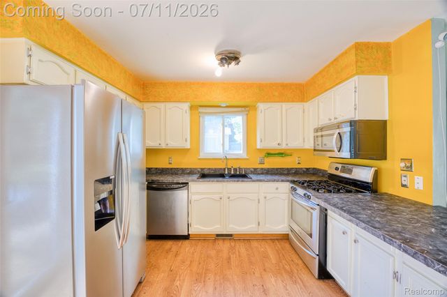 2479 Anchor Bay Lane, West Bloomfield Charter Township, MI 48324