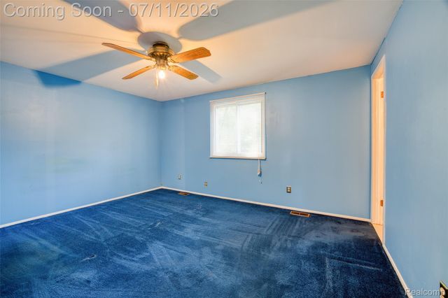 2479 Anchor Bay Lane, West Bloomfield Charter Township, MI 48324