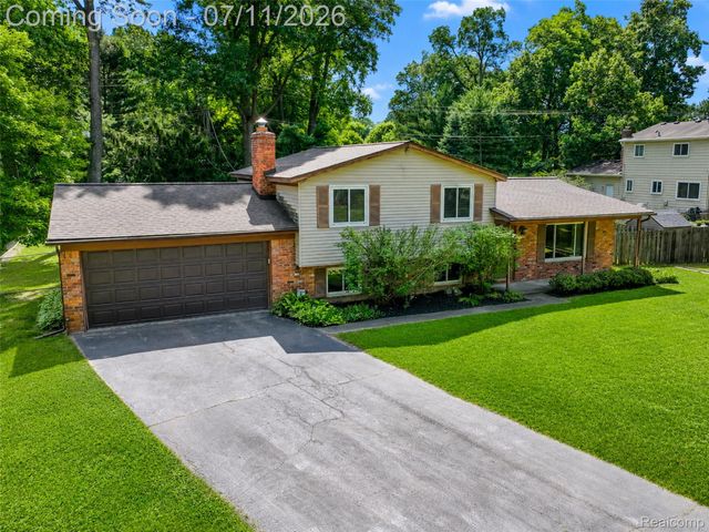 2479 Anchor Bay Lane, West Bloomfield Charter Township, MI 48324