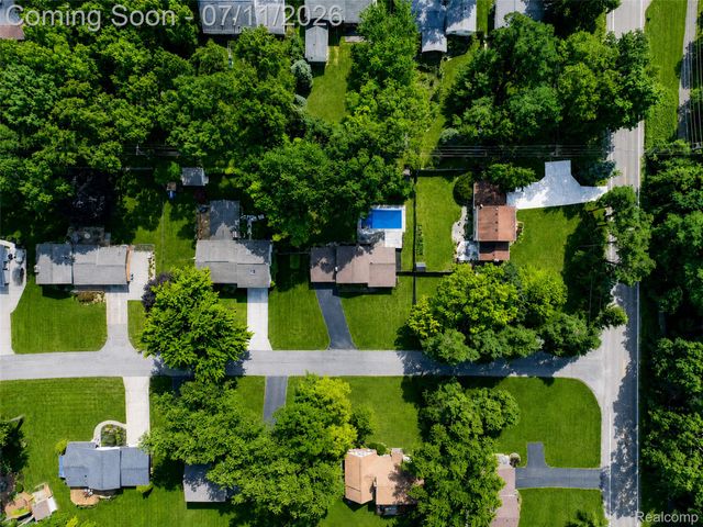 2479 Anchor Bay Lane, West Bloomfield Charter Township, MI 48324