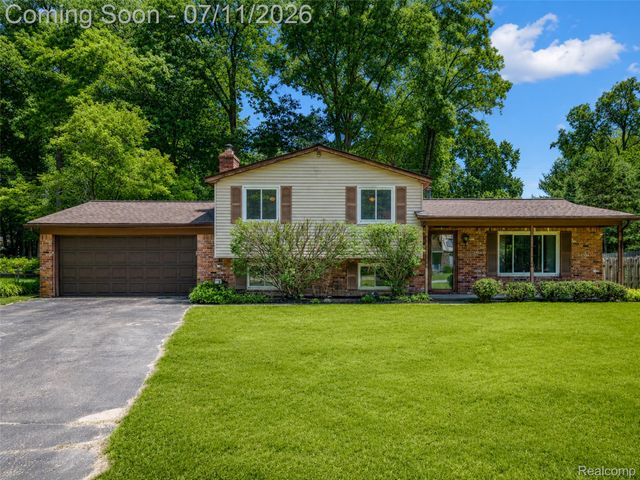 2479 Anchor Bay Lane, West Bloomfield Charter Township, MI 48324