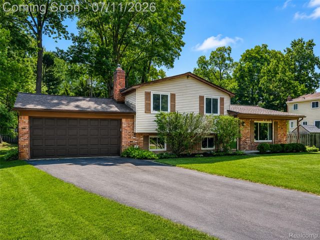 2479 Anchor Bay Lane, West Bloomfield Charter Township, MI 48324