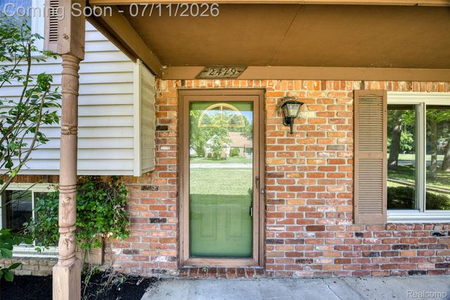 2479 Anchor Bay Lane, West Bloomfield Charter Township, MI 48324