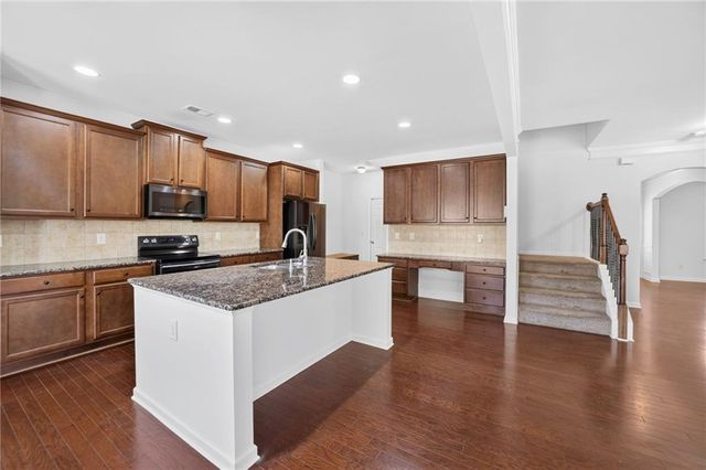 1951 Beyers Landing Drive, Buford, GA 30519