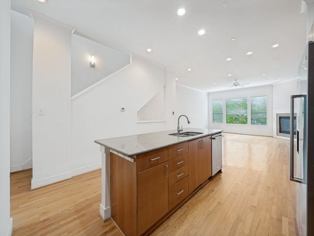 4023 Rawlins Street 106, Dallas, TX 75219