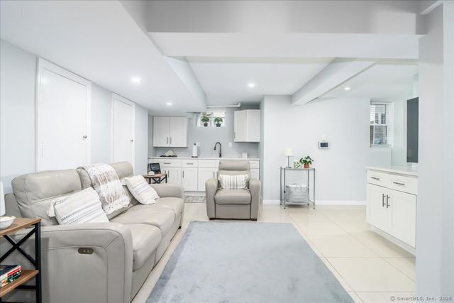 1073 Shippan Avenue, Stamford, CT 06902