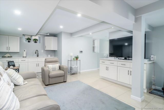 1073 Shippan Avenue, Stamford, CT 06902