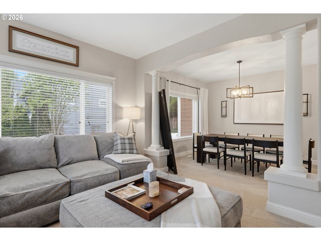 15655 Sw GREENFIELD Dr, Portland, OR 97224