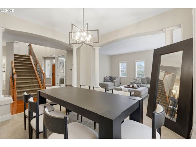 15655 Sw GREENFIELD Dr, Portland, OR 97224