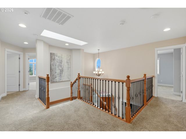 15655 Sw GREENFIELD Dr, Portland, OR 97224