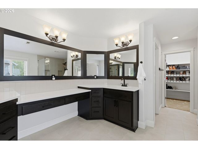 15655 Sw GREENFIELD Dr, Portland, OR 97224