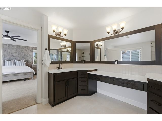 15655 Sw GREENFIELD Dr, Portland, OR 97224