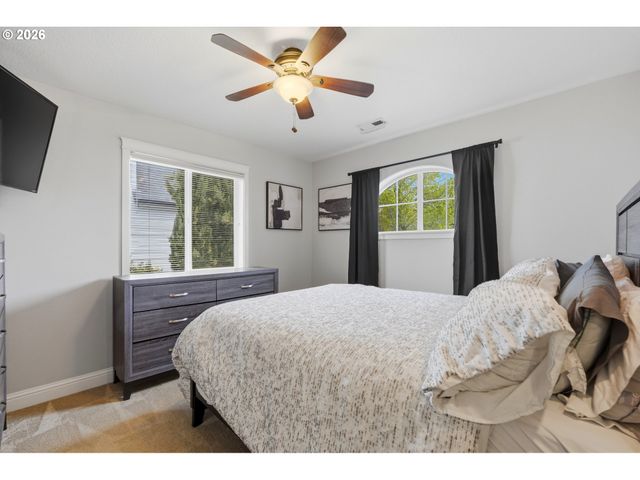 15655 Sw GREENFIELD Dr, Portland, OR 97224